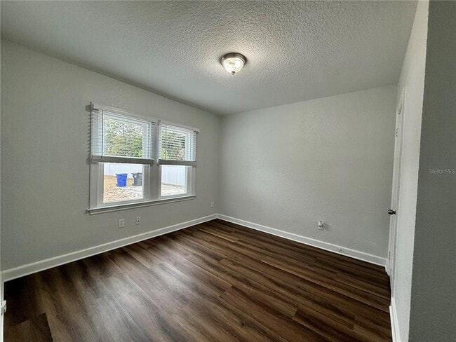 Building Photo - 901 Concord St