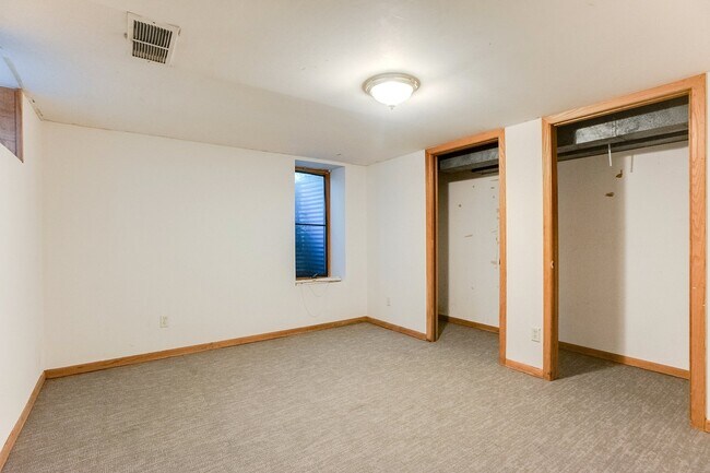 Building Photo - 840 25th Ave SE