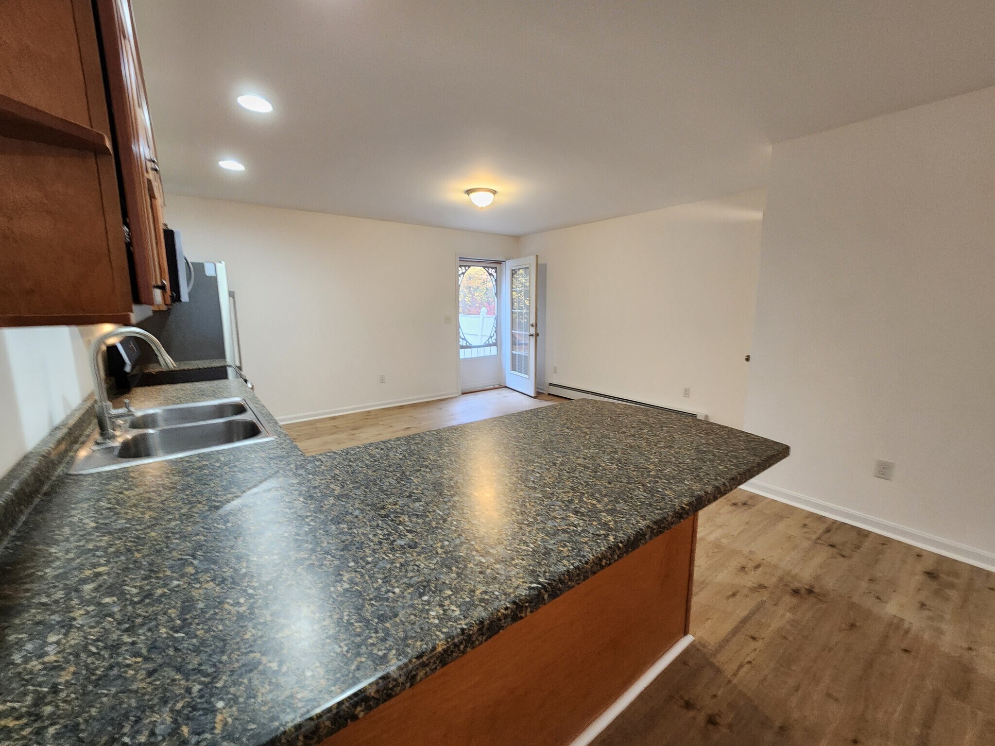 Building Photo - 112 Meadow Ridge Dr