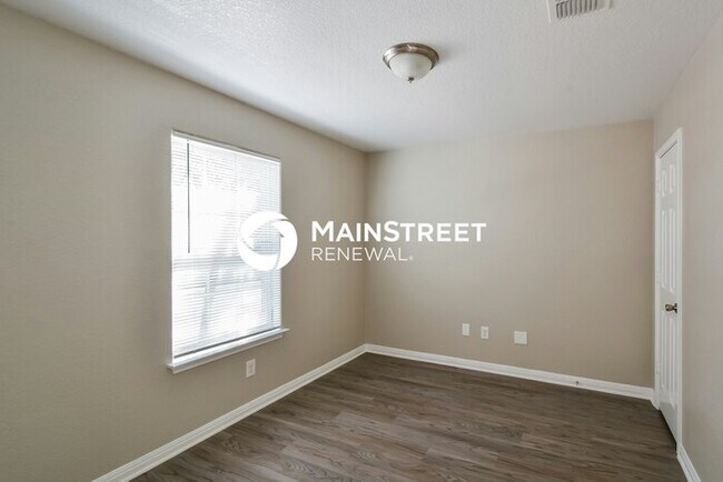 Building Photo - 3 Bedroom Pet-Friendly Home in San Antonio, TX with Main Street Renewal