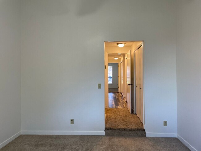 Building Photo - K14111 A &amp; B