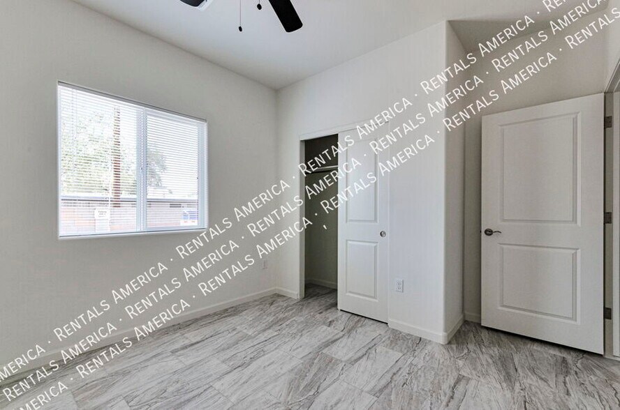 Building Photo - 3727 N Stone Ave