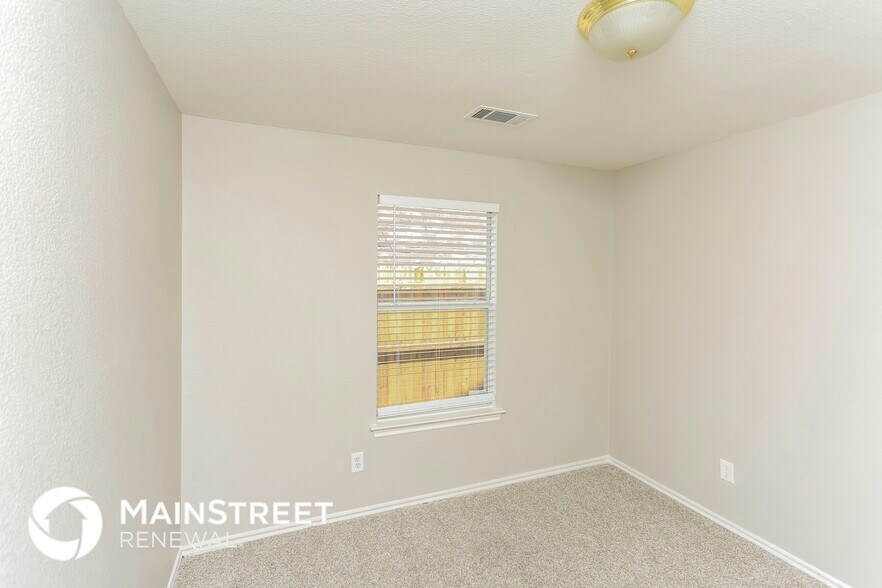 Building Photo - 3353 Stoneway Dr