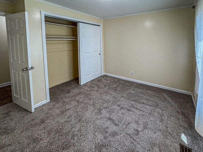 Building Photo - 3507 Susan Lewis Dr