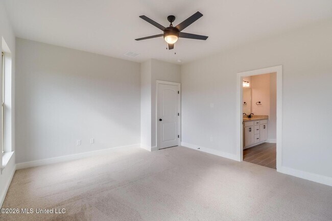 Building Photo - 15234 High Point Dr