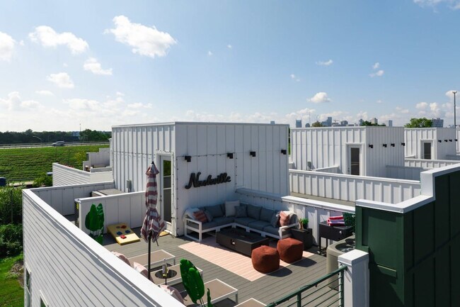 Building Photo - 1405 Napoleon St