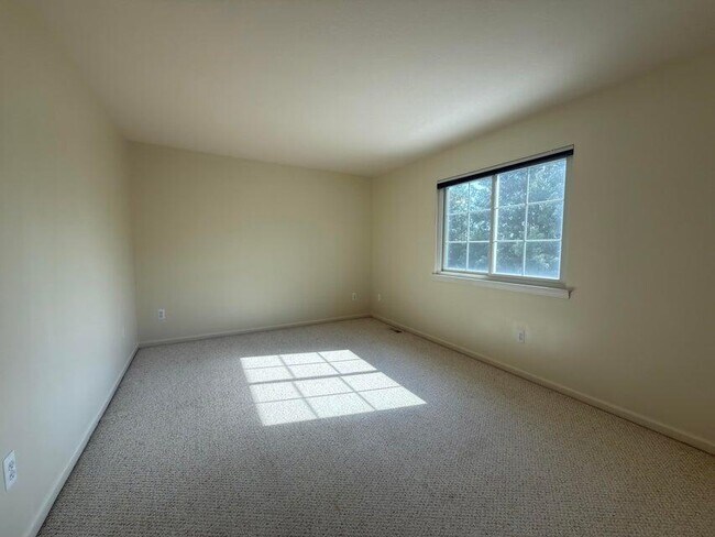 Building Photo - 1929 Harley Dr