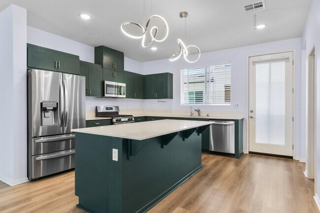 Building Photo - 5224 Beachfront Cove St