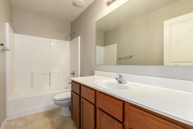 Building Photo - 3956 E Maplewood St