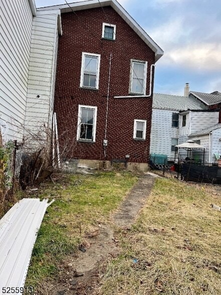 Building Photo - 507 S Main St