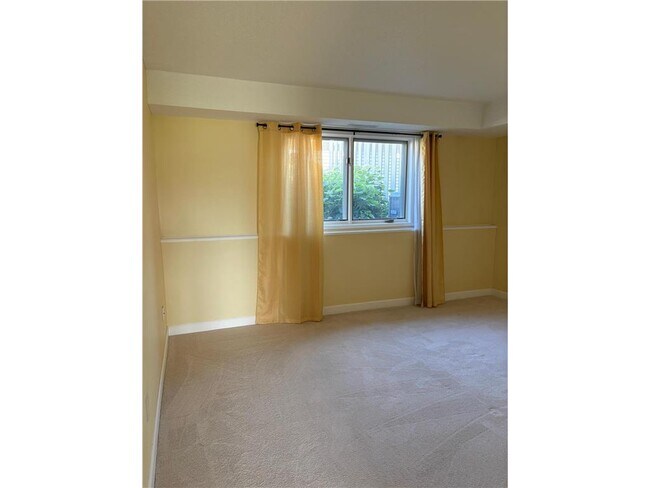 Building Photo - 10277 Arrowwood Dr
