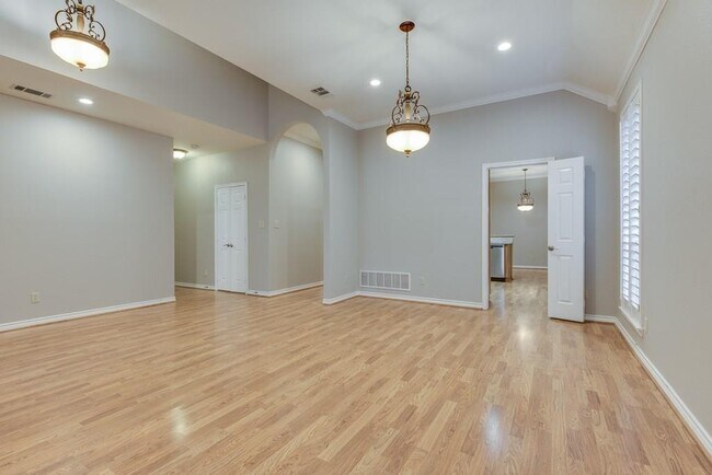 Building Photo - Location....Location....Location....