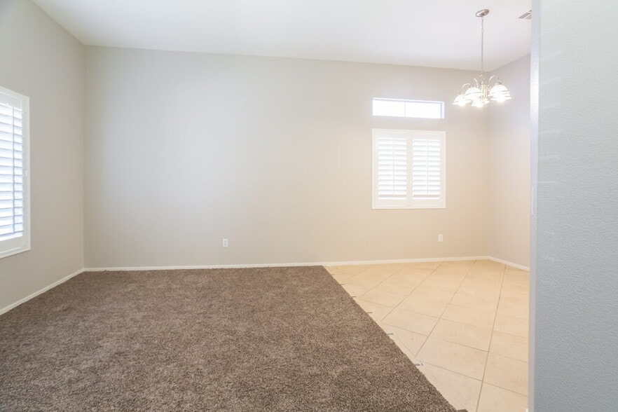 Building Photo - 2113 Annbriar Ave