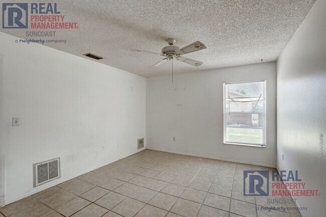 Building Photo - 1370 Palmwood Dr