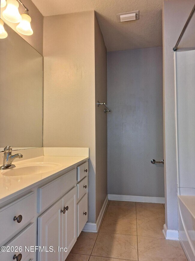 Building Photo - 8106 Summer Cove Ct