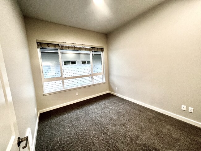 Building Photo - 2330 Yakima Ct