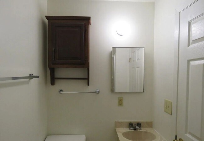 Building Photo - HATCH AND YOUNG 722