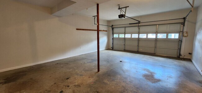 Building Photo - Available Now!! 3 to 4 Bedroom, 3 Full Bat...