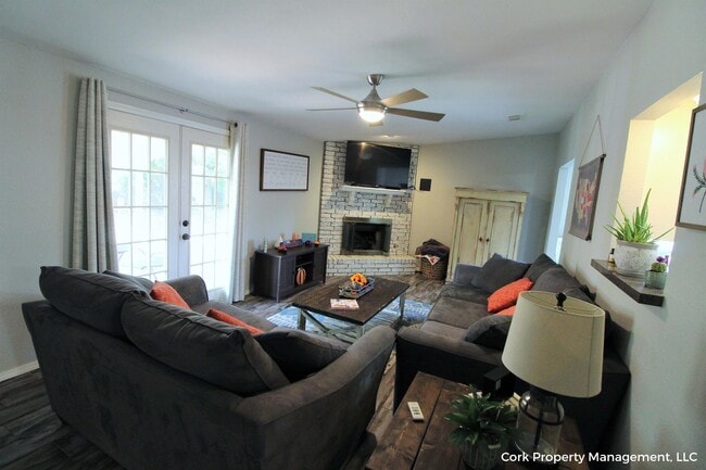 Building Photo - 1301 Del Norte Dr