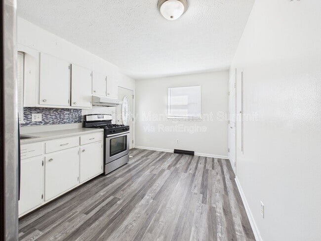 Building Photo - 318 Amherst Rd