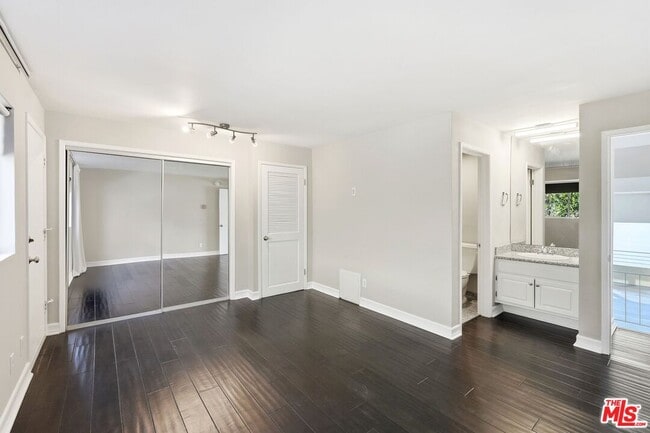 Building Photo - 18065 Coastline Dr