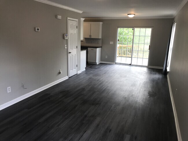 Building Photo - 1085 Garibaldi St SW