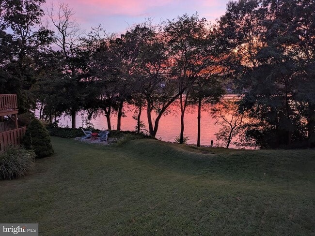 Building Photo - 855 De Franceaux Harbour