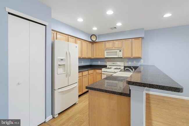 Building Photo - 32 Pebble Beach Ln