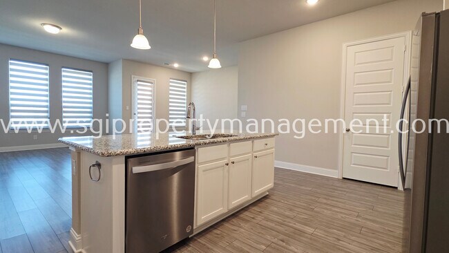 Building Photo - 1922 Renwick Dr