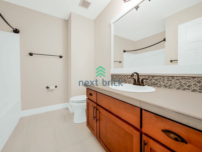 Building Photo - A Sparkling 3 Bed 2.5 Bath Home for Rent!