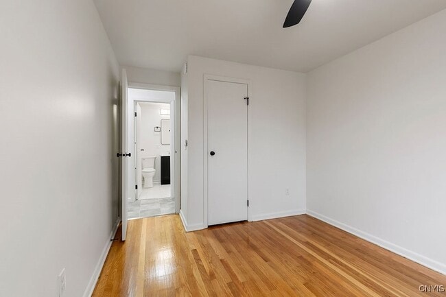 Building Photo - 27 Mcpherson St