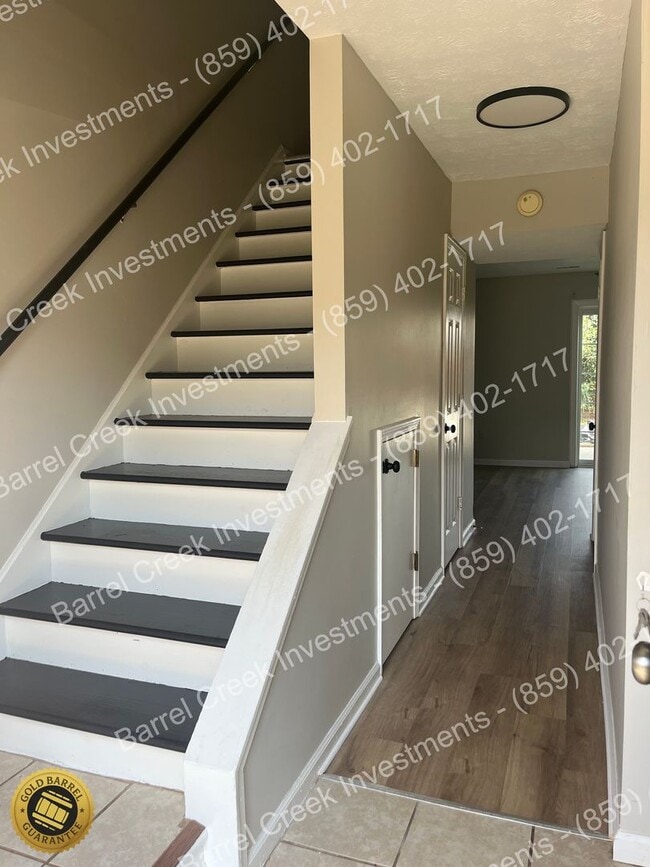 Building Photo - 2-Bed 1.5-Bath Townhome