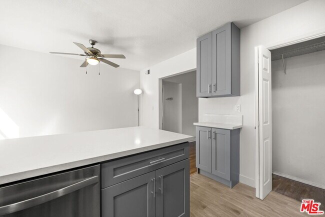 Building Photo - 3613 Kalsman Dr