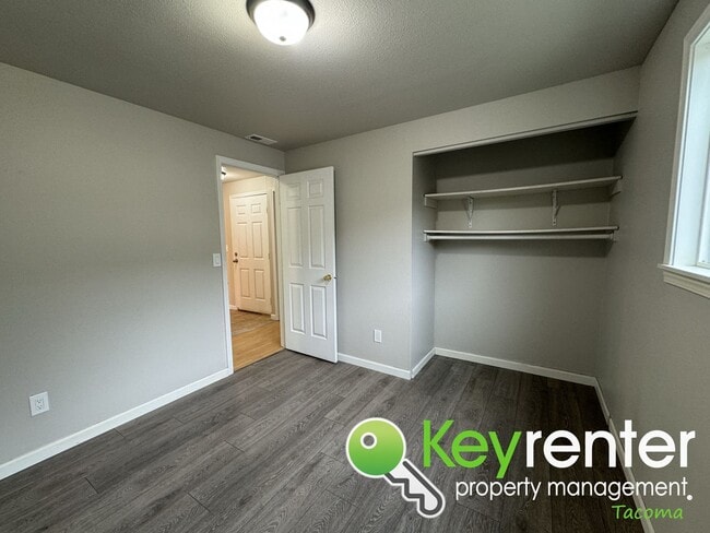 Building Photo - Must-have 3Bed/1Bath Tacoma Home + 50% Off...