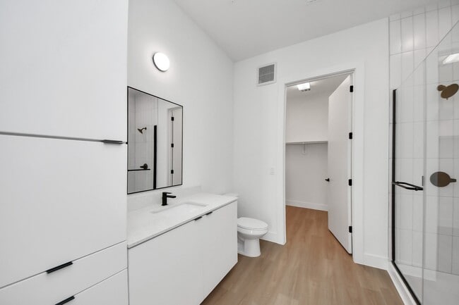 Building Photo - 2810 Riverby Rd