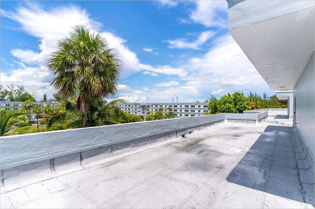 Building Photo - 14820 Naranja Lakes Blvd