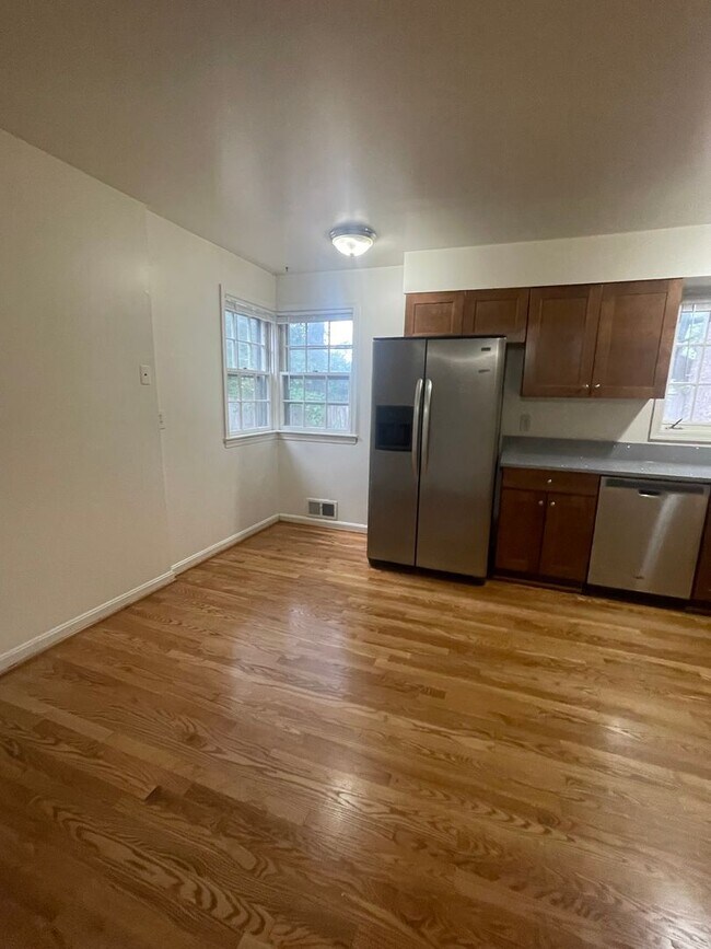 Building Photo - Single Family in Silver Spring