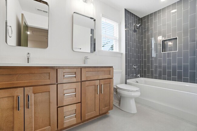 Building Photo - Bright & Modern New Construction Townhome