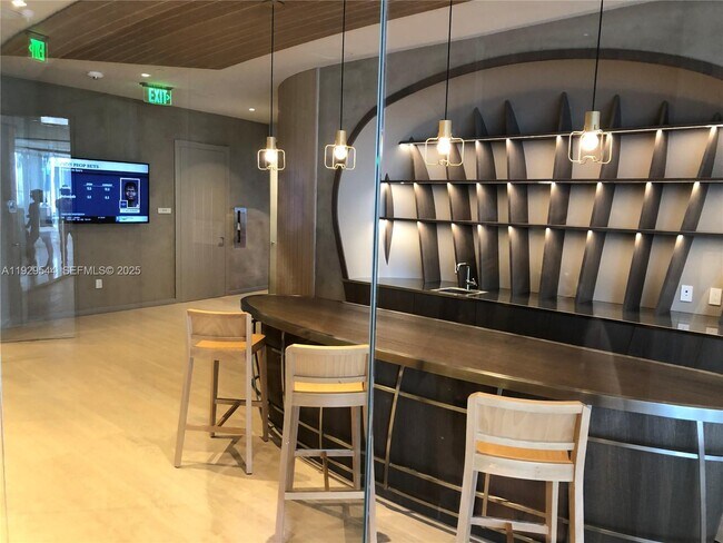 Building Photo - 1000 Brickell Plaza