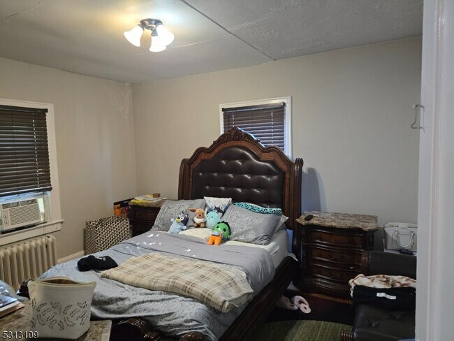 Building Photo - 1282 Valley Rd