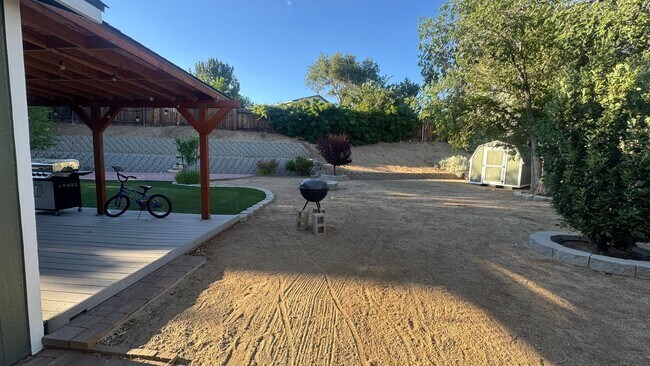 Building Photo - 4bed/2bath/2car garage. RV parking & massive landscaped backyard in cut-de-sac