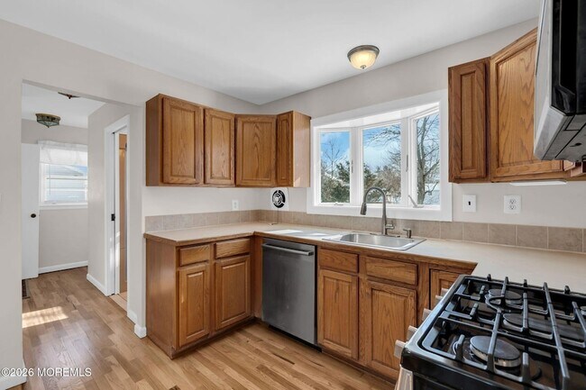 Building Photo - 7 Klein St