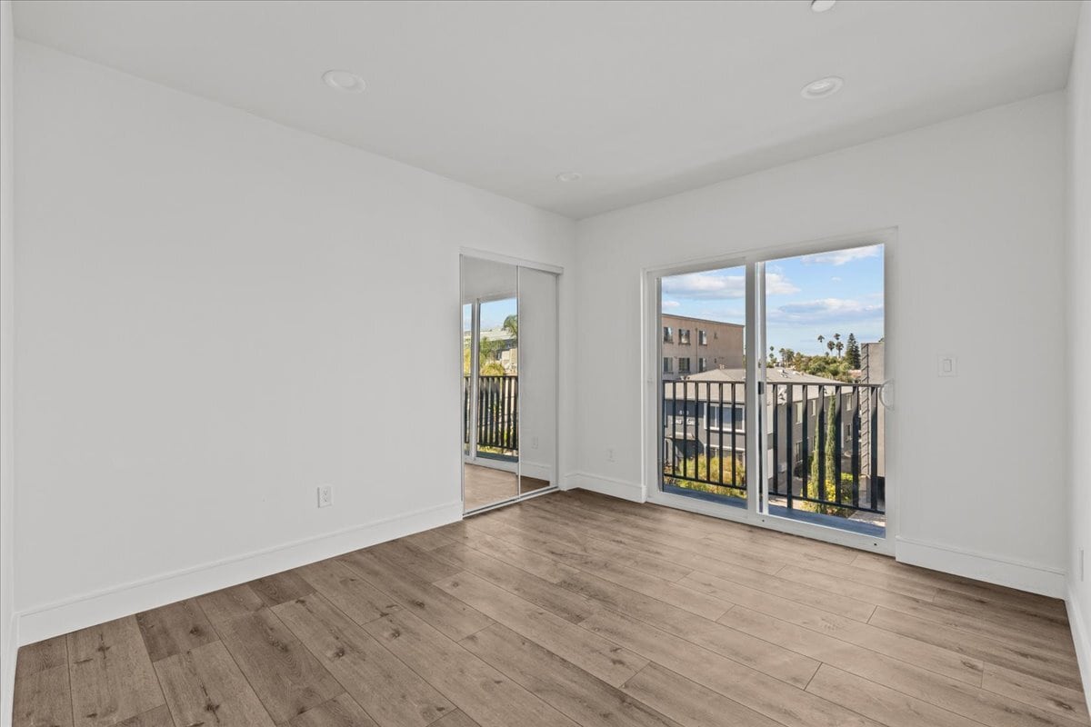 Building Photo - 6322 Willoughby Ave