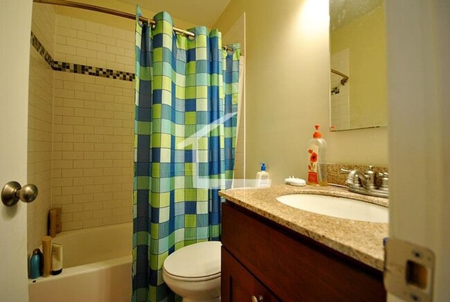 Building Photo - 57 Dunboy St