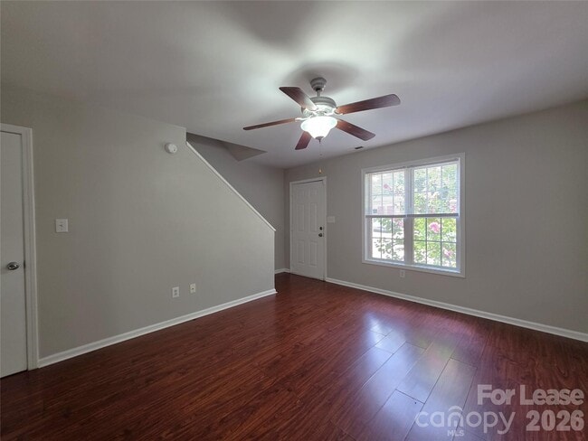 Building Photo - 268 Southcircle Dr NW