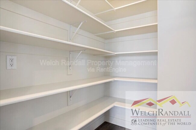 Building Photo - 245 W 600 N