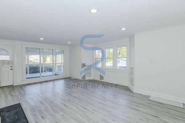 Building Photo - Cascade Heights Charm – 3BR/2BA Home in Southwest Atlanta