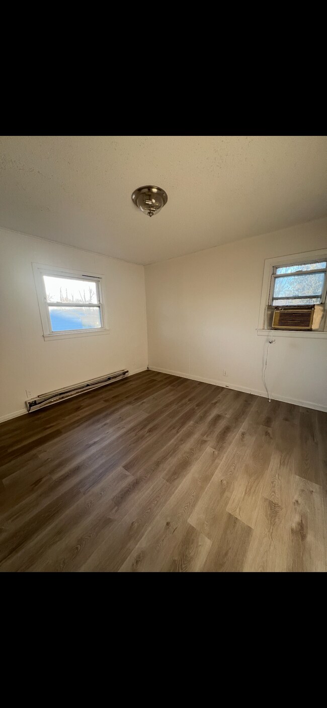 Building Photo - 699 Perry Dr