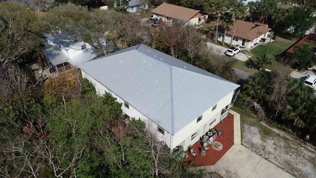 Building Photo - 203 E St-