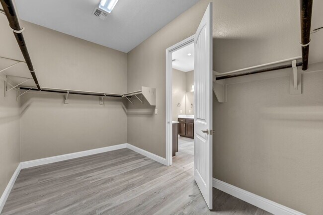 Building Photo - 9545 Hawkshead Rd